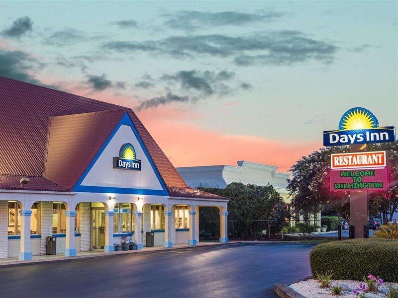 Days Inn By Wyndham Wilmington / University Esterno foto