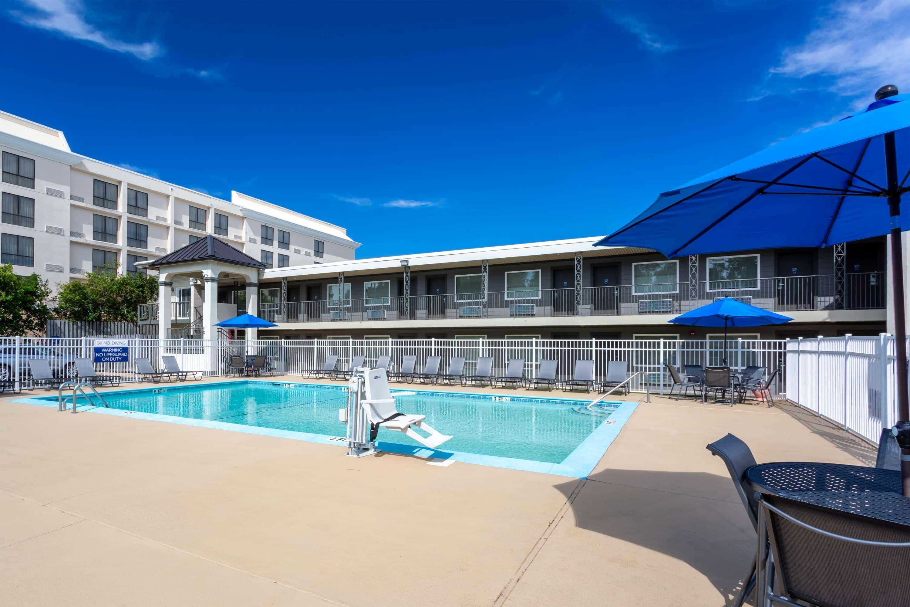 Days Inn By Wyndham Wilmington / University Esterno foto