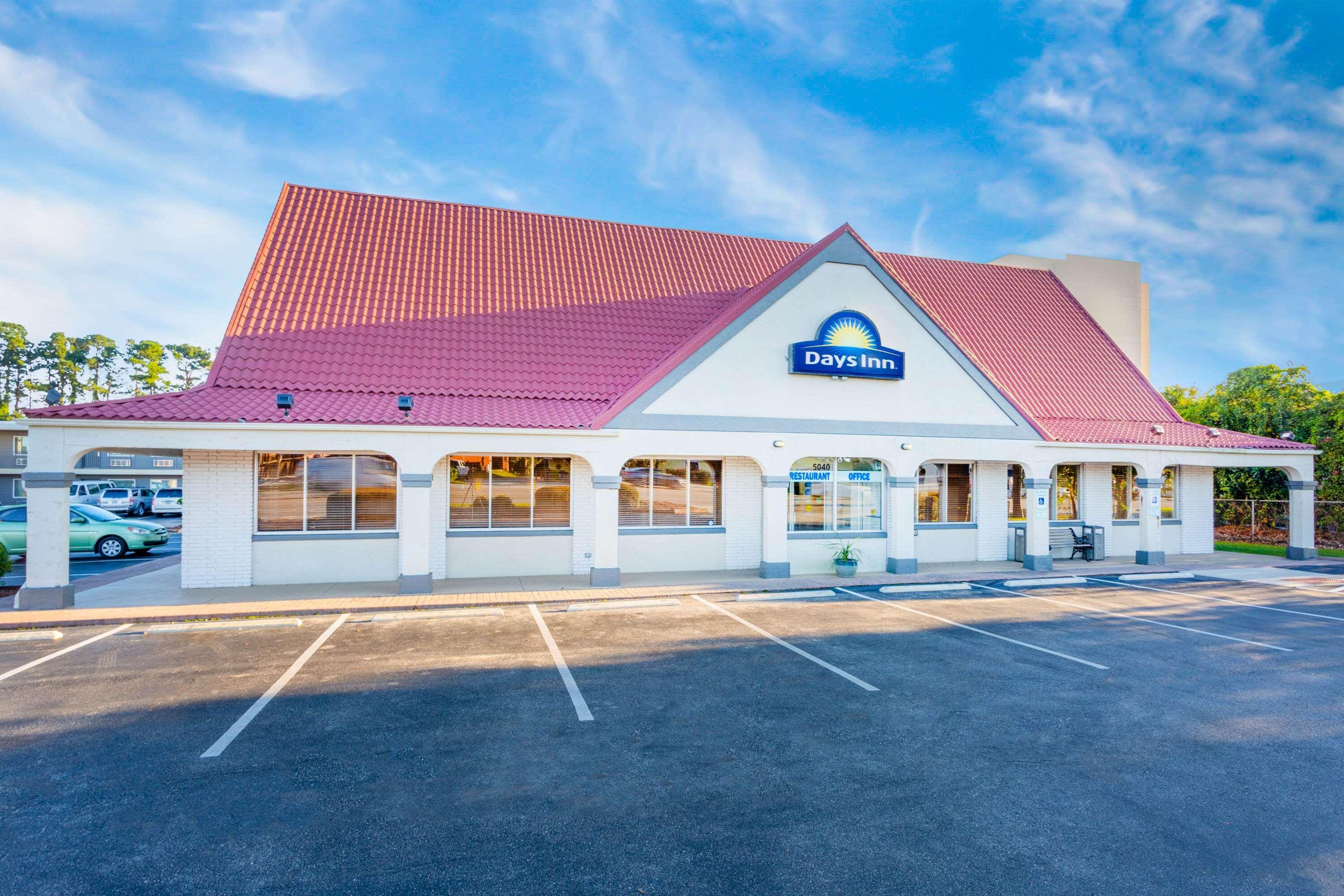 Days Inn By Wyndham Wilmington / University Esterno foto