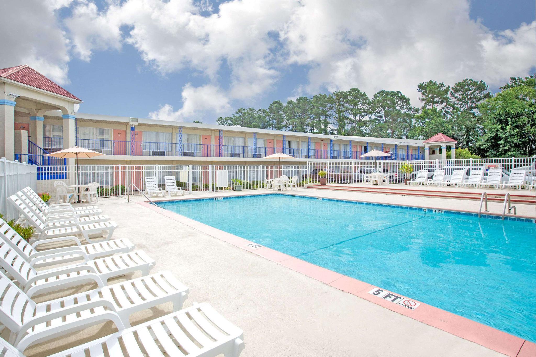 Days Inn By Wyndham Wilmington / University Esterno foto