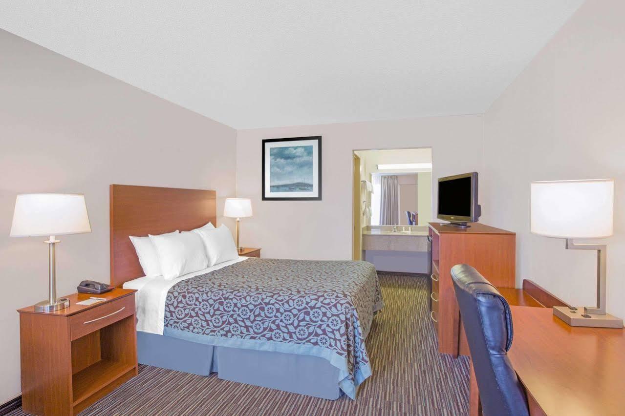 Days Inn By Wyndham Wilmington / University Esterno foto